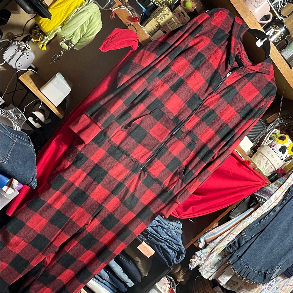 #0 041 size 3/4 torrid Red and Black Buffalo Plaid Zip-Front Sleep Onesie